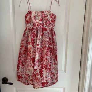 3/$15 Sale Gap size 0 LN Perfect dress & fabric! Ties at top to adjust fit